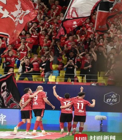记者：对蓉城申花主场仅两个隔离看台，肯定破队史人数纪录