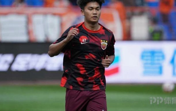 海港“双子星”集体倒戈？蒯纪闻点赞、李新翔收藏，天才少年要投奔申花？