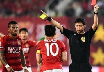 郑智出言不逊染红引热议