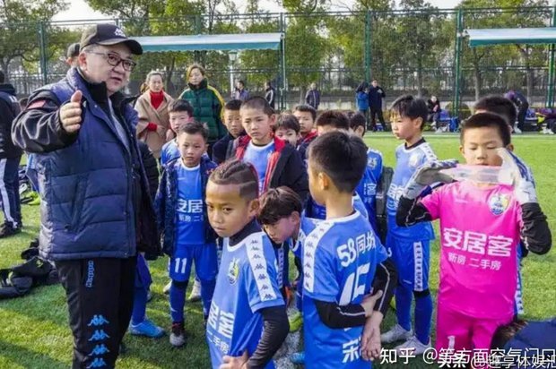董路总教练，乌尔肯主教练，吴探球探，北京董训启航