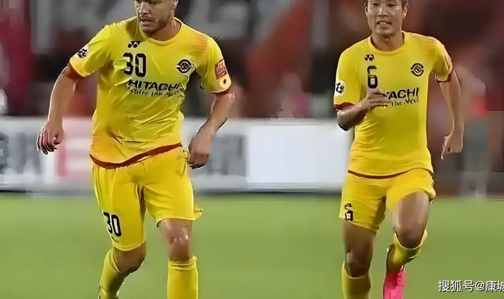 柏太阳神球迷组织发布球员应援新曲，改编自《扛过枪，放过羊》