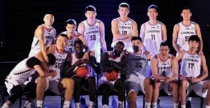 上海篮球夺冠了，足球何时再破荒？