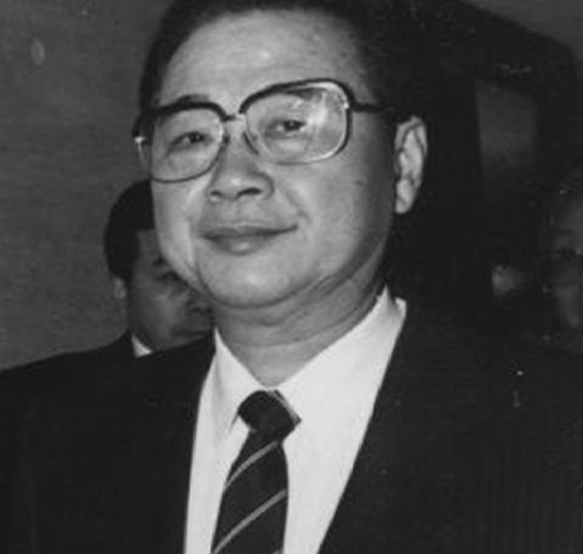 李钧鹏这个位置，没有更好的了吗
